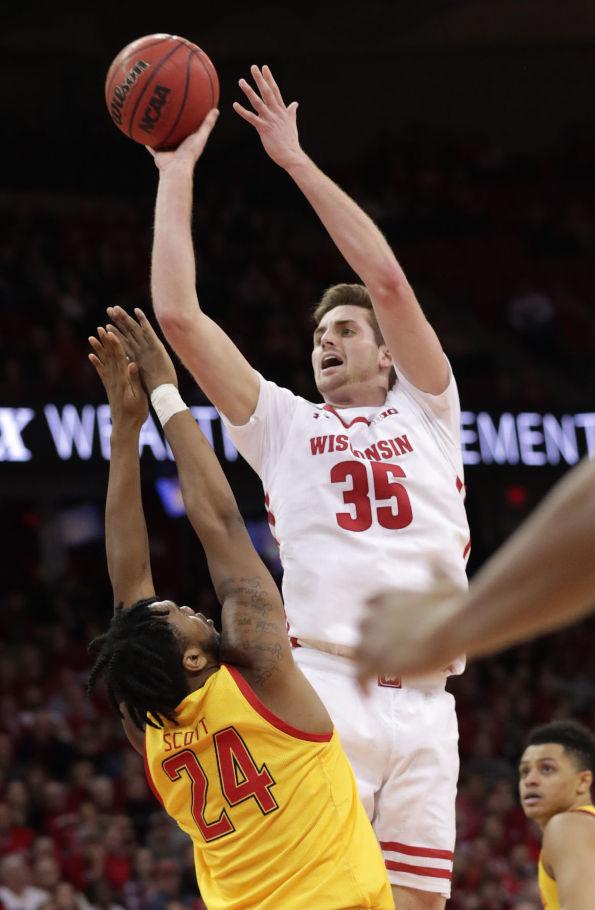 Badgers 56, Terrapins 54